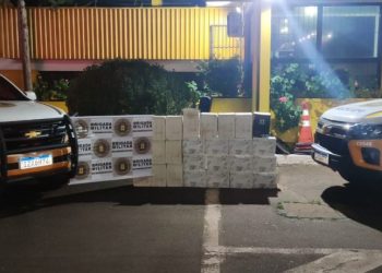 Carga irregular de vinho transportada em carro de Erechim é apreendida pela polícia em Coxilha