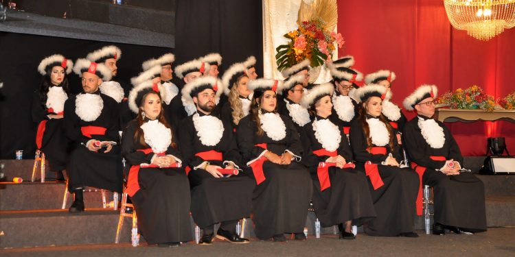 Curso de Direito da URI tem novos bacharéis 