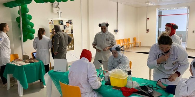 Enfermagem promove atividade alusiva ao Dia Nacional da Saúde em indústria de Erechim