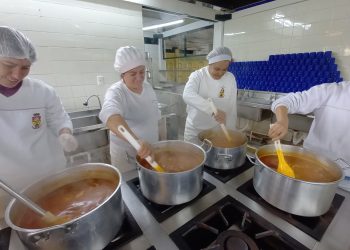 Erechim: Mais de 200 mil refeições são servidas por mês nas Escolas Municipais