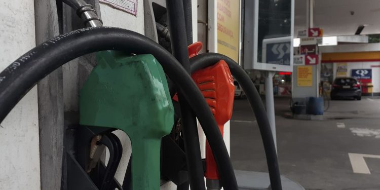 Petrobras anuncia nova redução no preço da gasolina
