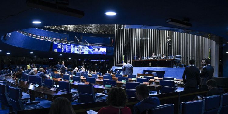 Justiça Eleitoral aponta que 497 dos 513 deputados federais são candidatos em 2022