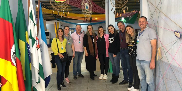 Escolas de educação infantil recebem visita do Conselho Municipal de Educação