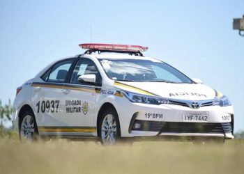 Brigada Militar flagra duas pessoas com arma e munição na Transbrasiliana