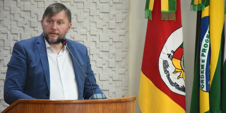 Vereador André Jucoski solicita que sejam substituídas as lâmpadas da Rua Hilário Arpini, no Bairro Três Vendas