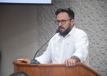 Vereador Araújo pede reforma da Escola Othelo Rosa