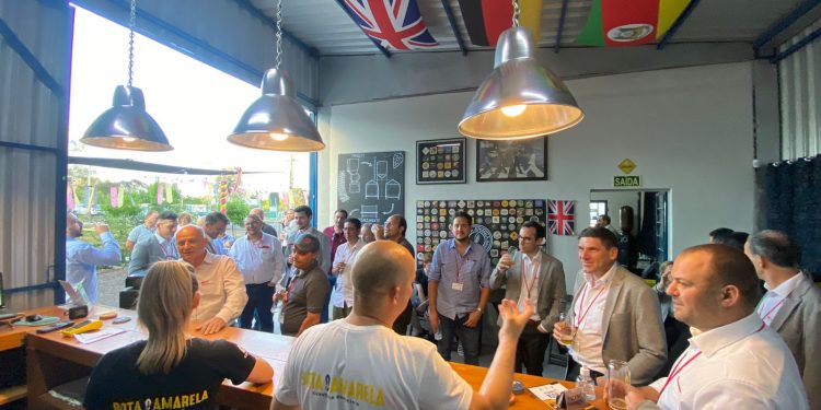 Grupo de estrangeiros de 10 países participa do Tour Cervejeiro em Erechim