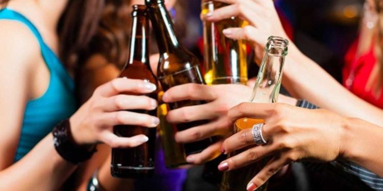 Adolescentes são hospitalizados após ingerir grande quantidade de álcool em festa no interior de Erechim
