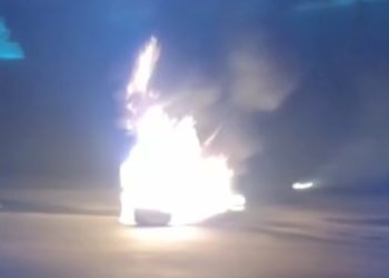 Manifestantes estão reunidos no entroncamento da BR 153 e ERS 135 em Erechim