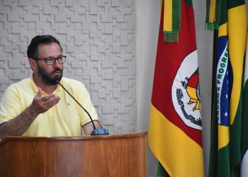 Vereador Araújo tem pedido atendido e canteiros centrais da Avenida Mauricio Cardoso serão restaurados