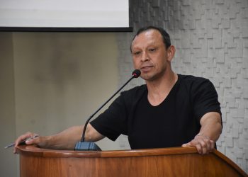 Vereador Serginho solicita à Prefeitura o conserto de vias públicas do município