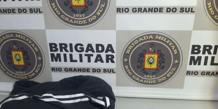 Ladrão é preso após roubar celular e documentos de pedestre em Erechim