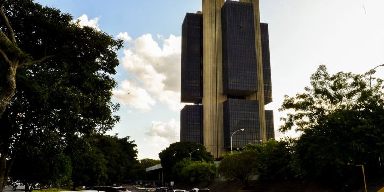Copom define hoje a taxa básica de juros da economia, a Selic
