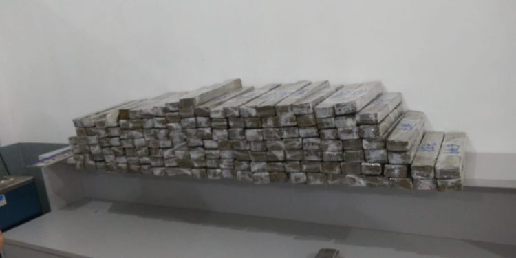 BM e PC de Santa Catarina prendem homem com mais de 100kg de maconha em Nonoai