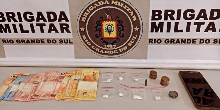 Traficante é preso ao ser flagrado vendendo cocaína em Erval Grande