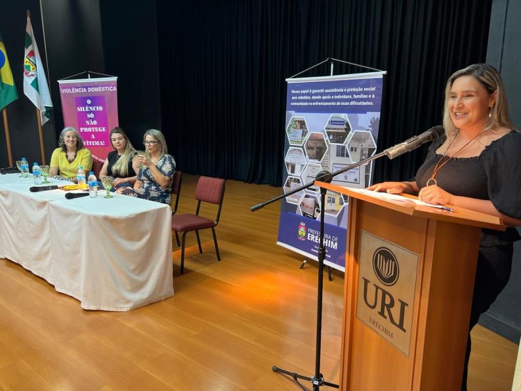 Combate à violência contra as mulheres é tema de encontro promovido pela Assistência Social