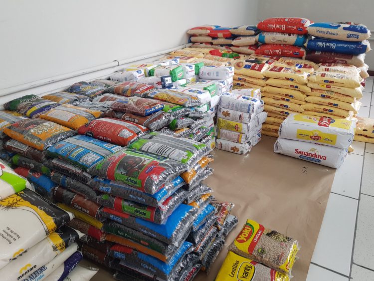 Entregue mais de 1,5 tonelada de alimentos arrecadados na Frinape