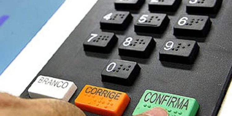 Relatório das Forças Armadas não aponta fraude, mas alerta sobre risco de segurança das urnas eletrônicas