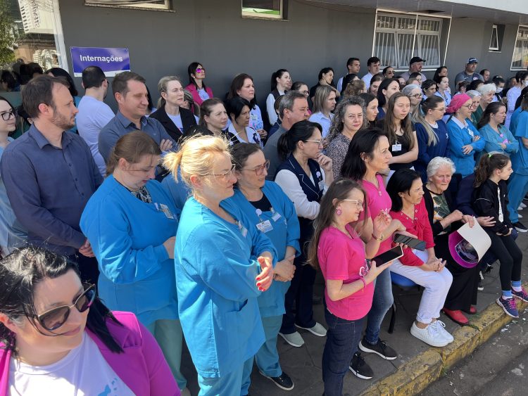Hospital Santa Terezinha promove Desfile Maria Helena para fortalecer autoestima de pacientes oncológicos