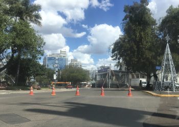 Atenção: Trânsito na Praça da Bandeira está bloqueado
