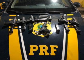 PRF prende advogado transportando 6 pistolas escondidas em veículo