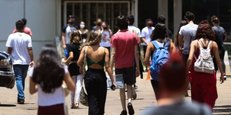 Enem será aplicado neste domingo em 1.747 municípios brasileiros