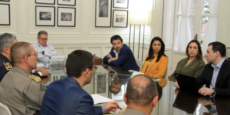 Governo gaúcho instala gabinete de crise para monitorar bloqueios em estradas no Estado
