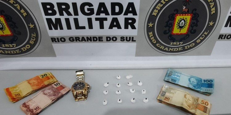BM prende duas pessoas por tráfico de drogas  em Erechim