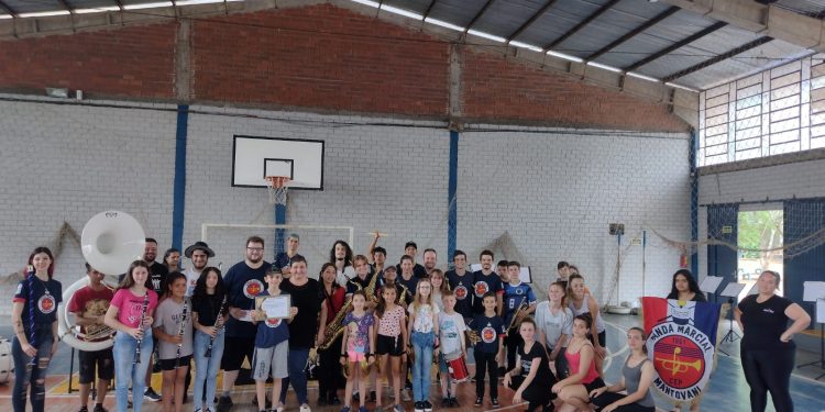 Banda Marcial Professor Mantovani recebe Votos de Congratulações por conquistas na Copa América de Bandas e Fanfarras