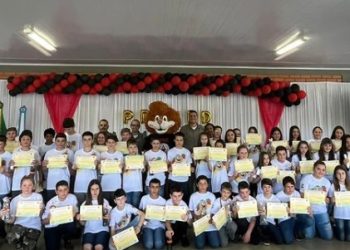 Brigada Militar forma 50 alunos no PROERD em Barra do Rio Azul