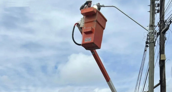 Lâmpadas de LED começam a ser instaladas nos bairros Petit Village, Progresso, Cristo Rei e São José