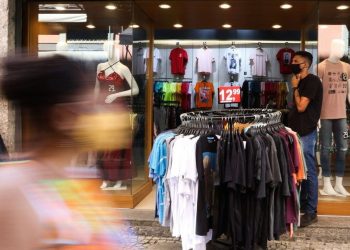 Feriados em dias úteis devem causar impacto negativo de R$ 2 bilhões no comércio gaúcho em 2023