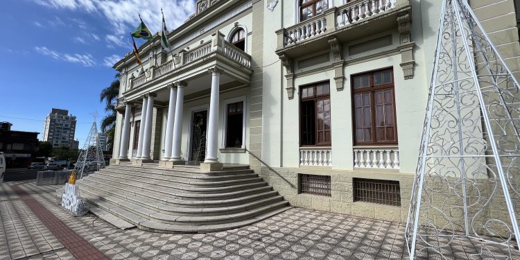 Prefeitura decreta turno único nas repartições públicas municipais