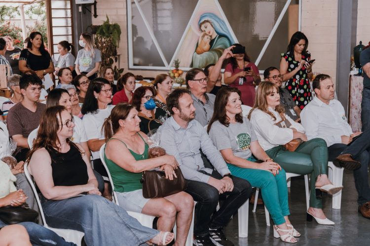 Mesa Brasil reconhece doadores e amigos da solidariedade