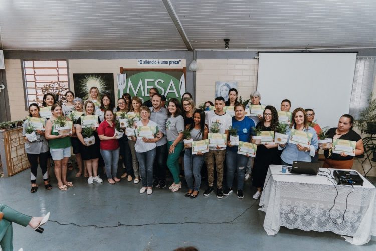 Mesa Brasil reconhece doadores e amigos da solidariedade