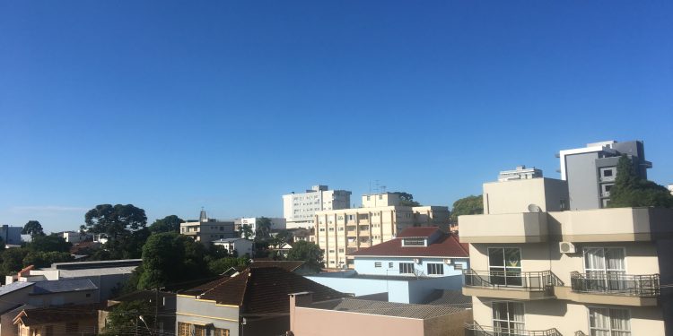 Dezembro começa quente e abafado no RS