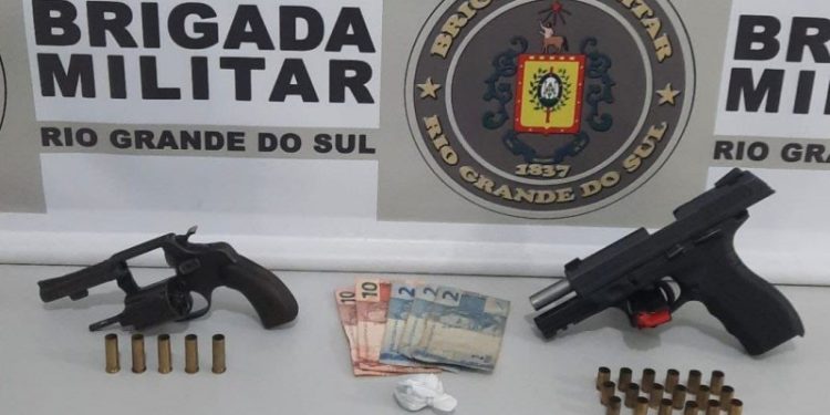 Casa e carro são atingidos por quase 20 tiros no bairro Vitória II em Erechim