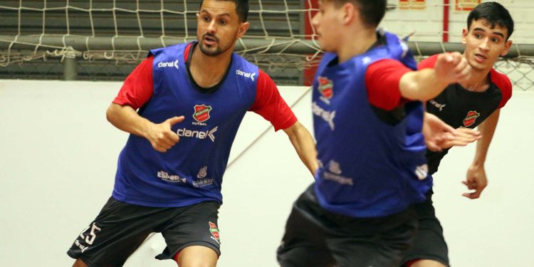 Ewerton destaca concentração na busca por título do Gauchão