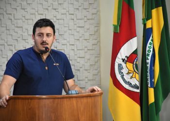 Vereador Wallace Soares pede prioridade na instalação de iluminação de LED em escolas e universidades