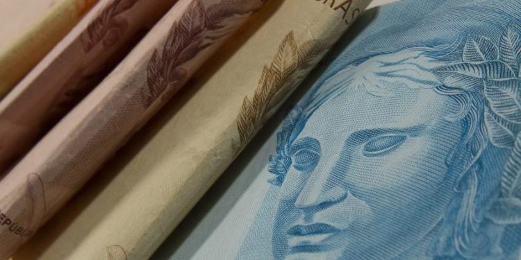 Segunda parcela do 13º salário vai injetar quase R$ 113 bilhões na economia brasileira