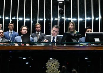 Congresso promulga a PEC da Transição, que amplia o teto de gastos do governo