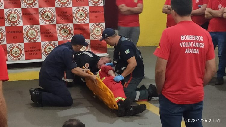 SAMU e Bombeiros realizam treinamento para voluntários da região