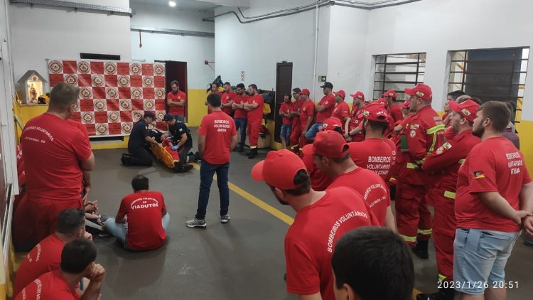 SAMU e Bombeiros realizam treinamento para voluntários da região