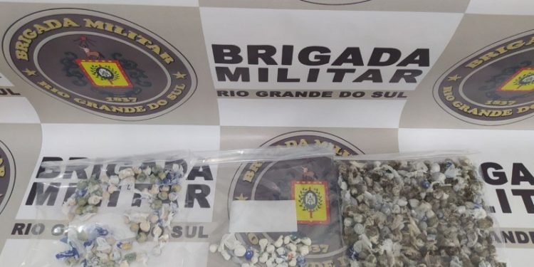 Traficante adolescente é apreendido pela BM na área central de Erechim