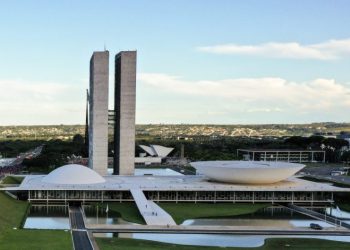 Mesmo sendo adversários, PT de Lula e PL de Bolsonaro podem ficar juntos para eleição na Câmara dos Deputados