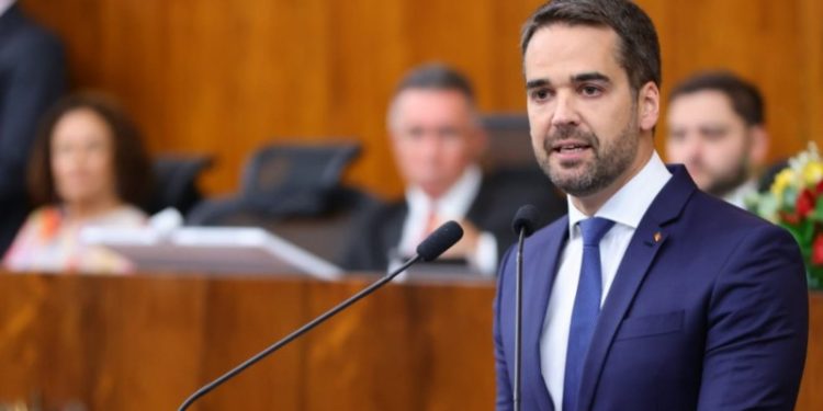 Eduardo Leite é empossado governador em solenidade na Assembleia Legislativa