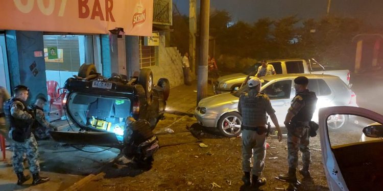 Motorista bêbado tenta fugir da polícia e provoca acidente em Erechim