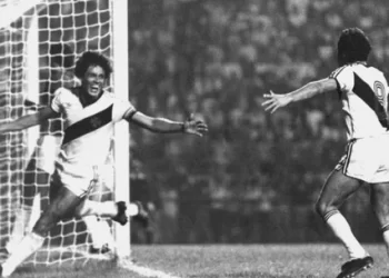 Morre Roberto Dinamite aos 68 anos