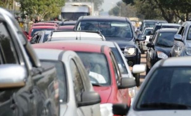 Motoristas que optarem pelo parcelamento do IPVA 2023 devem pagar a primeira parcela até terça
