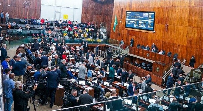 Deputados estaduais gaúchos tomam posse na tarde desta terça